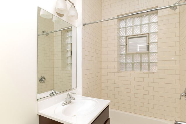 4756 N MAPLEWOOD Avenue G4, Chicago, IL 60625