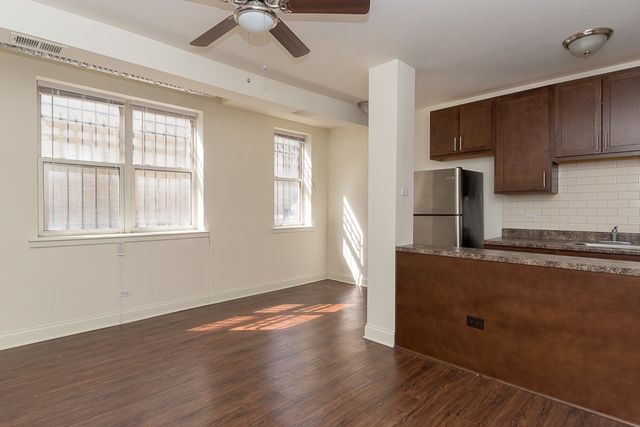 4756 N MAPLEWOOD Avenue G4, Chicago, IL 60625