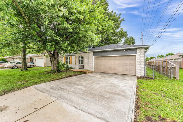 2564 South Regina Avenue, Springfield, MO 65807