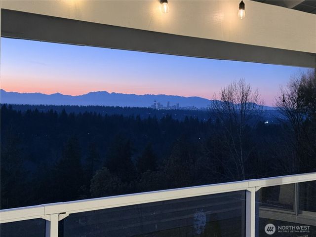 13603 SE 55th Place, Bellevue, WA 98006