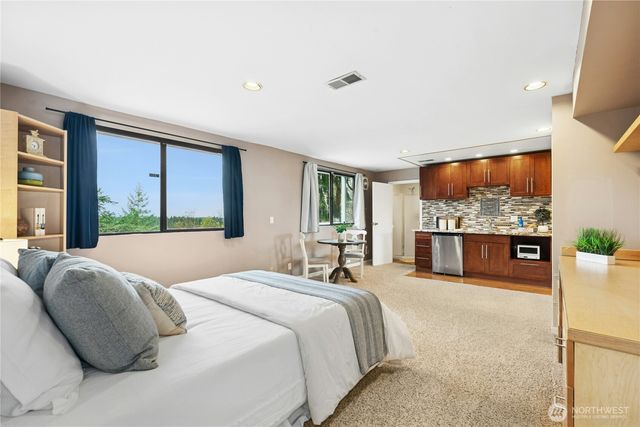 13603 SE 55th Place, Bellevue, WA 98006