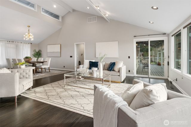 13603 SE 55th Place, Bellevue, WA 98006