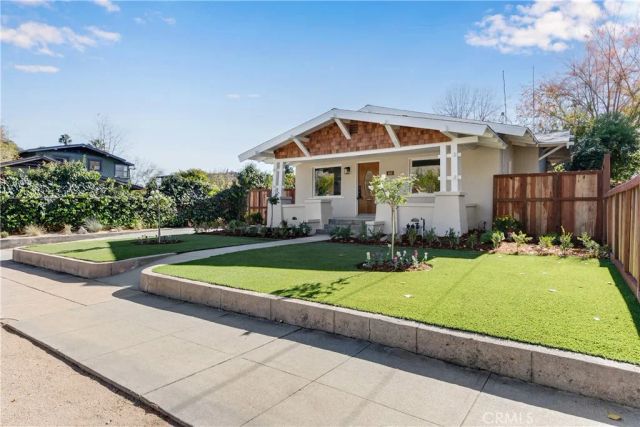 400 Flower Street, Pasadena, CA 91104