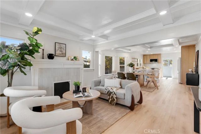 400 Flower Street, Pasadena, CA 91104