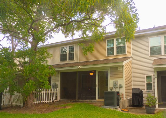 7919 Shadow Oak Drive, North Charleston, SC 29406
