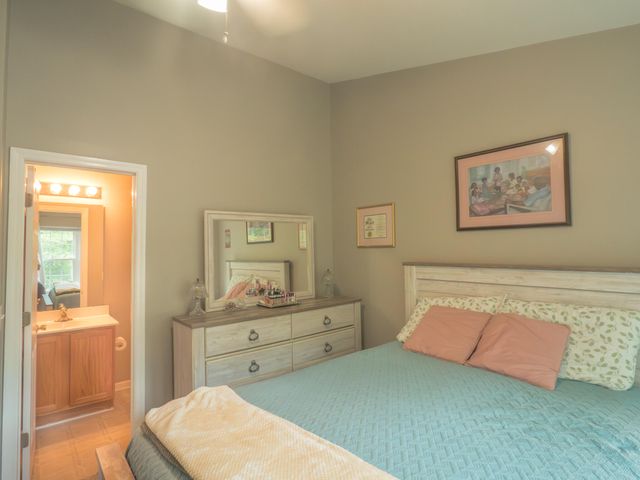 7919 Shadow Oak Drive, North Charleston, SC 29406