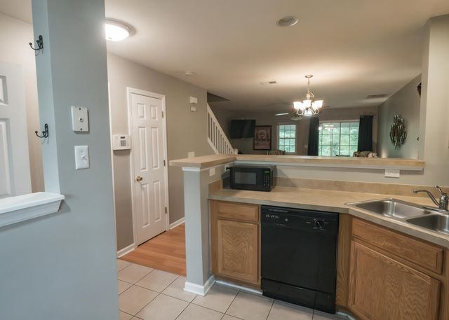 7919 Shadow Oak Drive, North Charleston, SC 29406