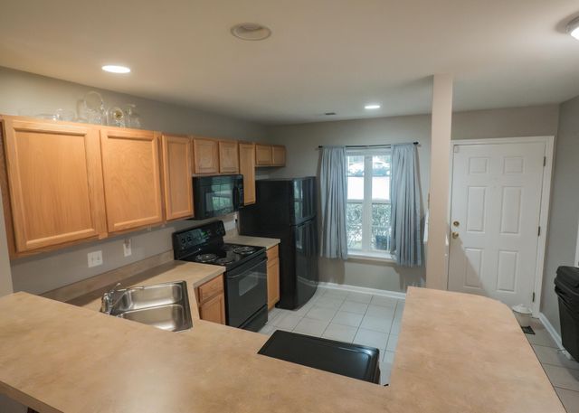 7919 Shadow Oak Drive, North Charleston, SC 29406
