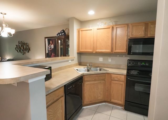 7919 Shadow Oak Drive, North Charleston, SC 29406