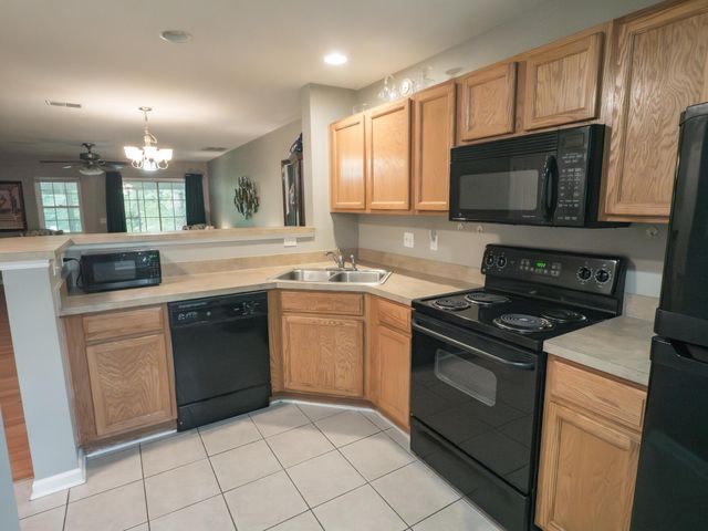 7919 Shadow Oak Drive, North Charleston, SC 29406