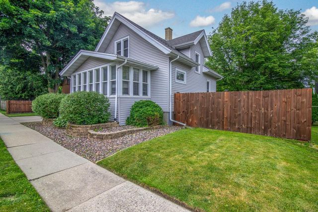 609 Emmet STREET, Watertown, WI 53094