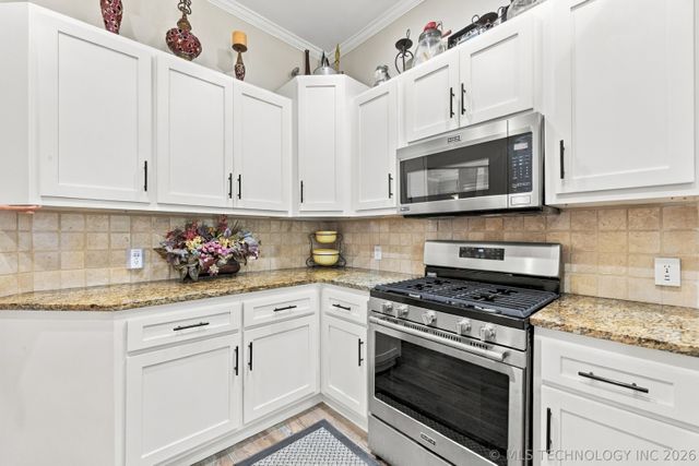 26585 Columbia Crest Drive, Claremore, OK 74019