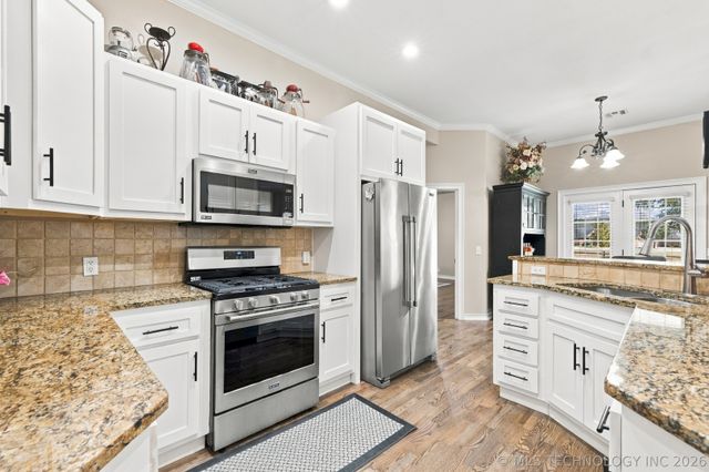 26585 Columbia Crest Drive, Claremore, OK 74019