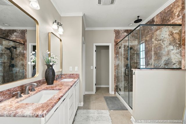 26585 Columbia Crest Drive, Claremore, OK 74019
