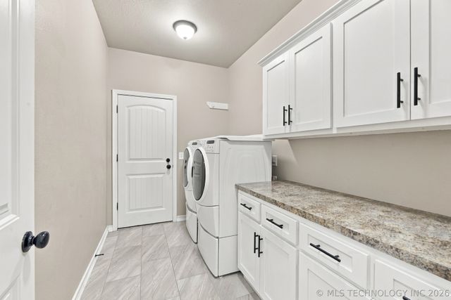 26585 Columbia Crest Drive, Claremore, OK 74019