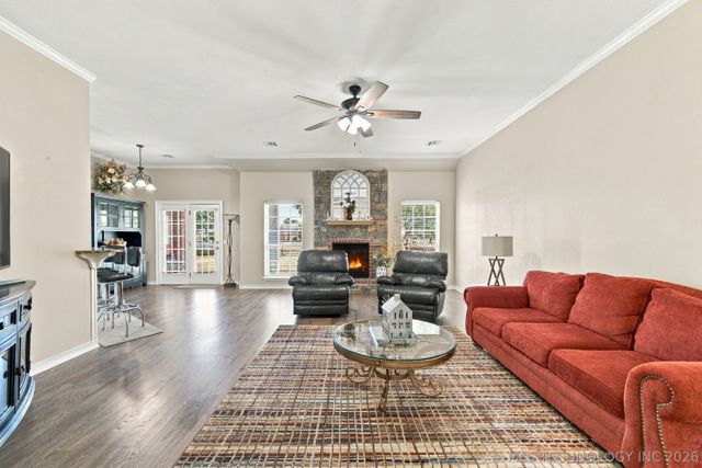 26585 Columbia Crest Drive, Claremore, OK 74019