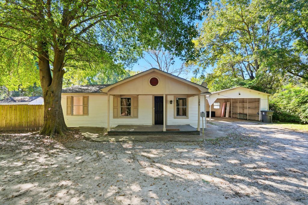 126 Mizzell Road, Summerville, SC 29483