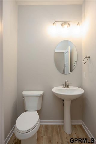 9305 Reynolds Street, Omaha, NE 68122