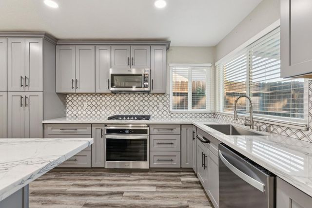 2612 Star Oak Ct, Modesto, CA 95355