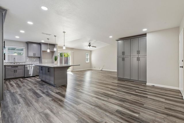 2612 Star Oak Ct, Modesto, CA 95355