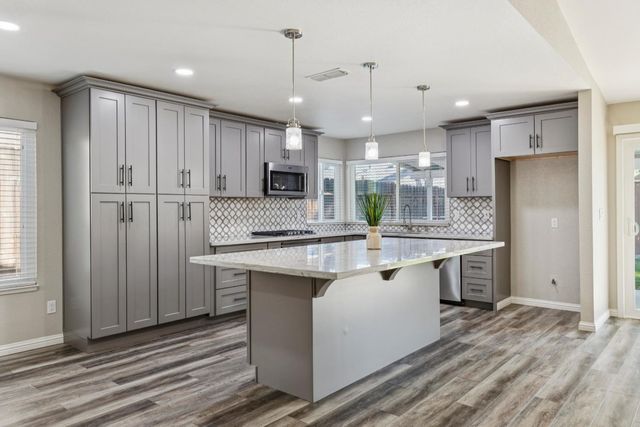 2612 Star Oak Ct, Modesto, CA 95355