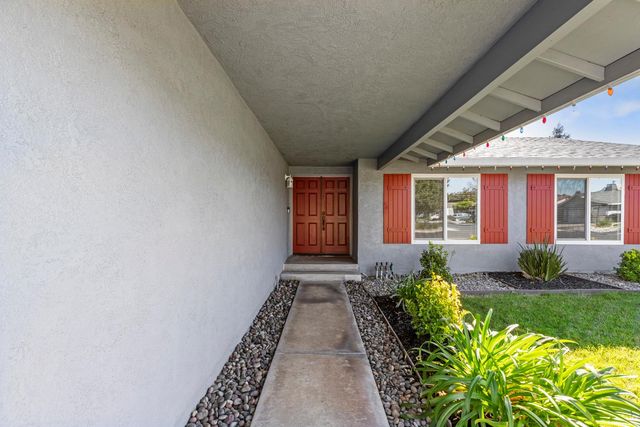 2612 Star Oak Ct, Modesto, CA 95355