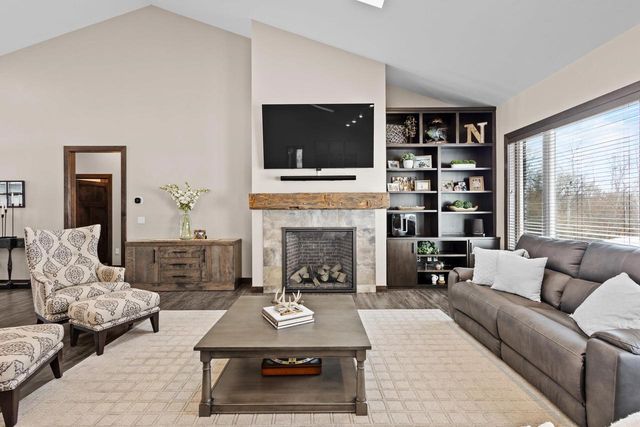 272 LOST RIDGE COURT, Green Bay, WI 54302