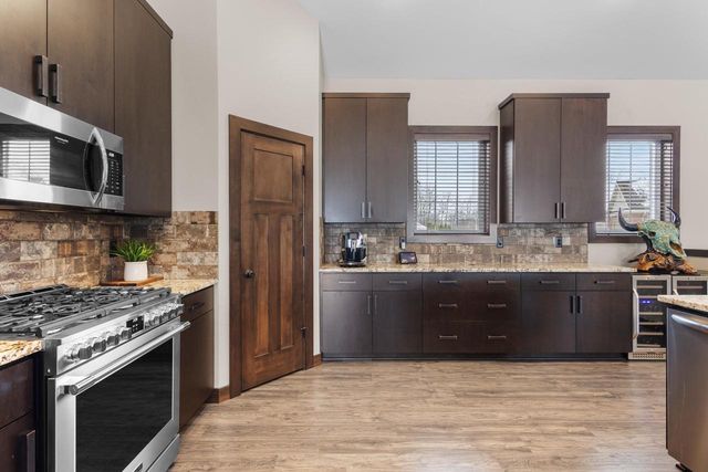 272 LOST RIDGE COURT, Green Bay, WI 54302