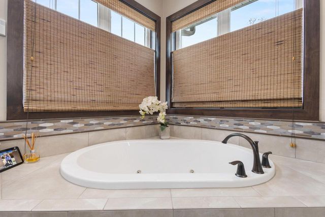 272 LOST RIDGE COURT, Green Bay, WI 54302