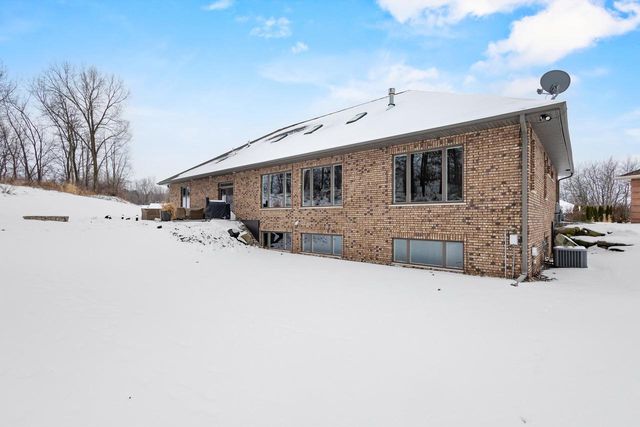 272 LOST RIDGE COURT, Green Bay, WI 54302