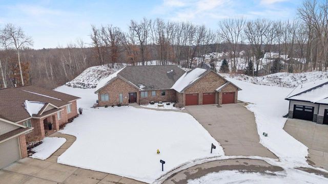 272 LOST RIDGE COURT, Green Bay, WI 54302