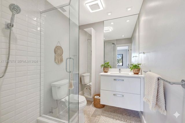 2190 NE 51 ST Court 204, Fort Lauderdale, FL 33308