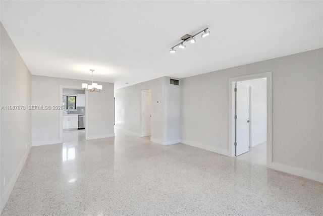 2190 NE 51 ST Court 204, Fort Lauderdale, FL 33308