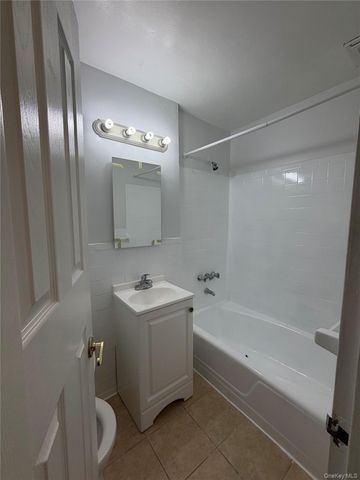 92-29 Lamont Avenue 1B, Elmhurst, NY 11373