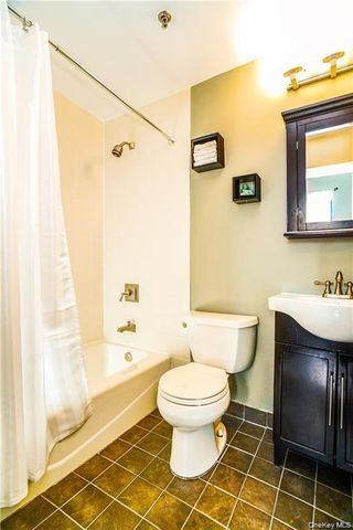 85 McKinley Avenue A2-7, White Plains, NY 10606