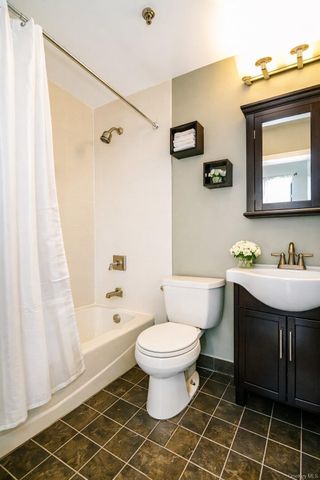 85 McKinley Avenue A2-7, White Plains, NY 10606