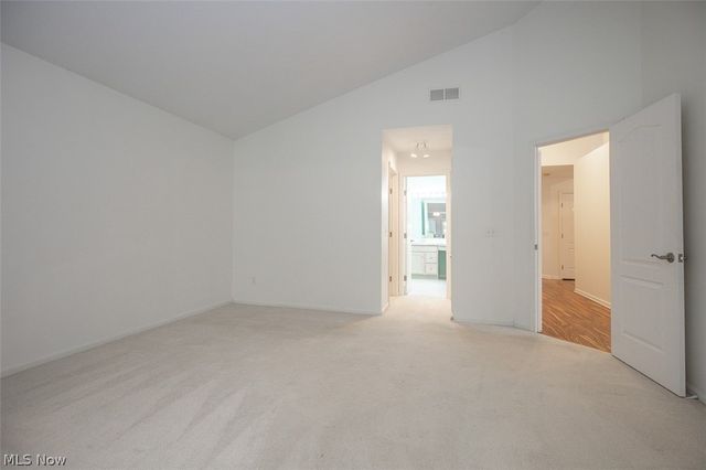 390 Vista Lane, Aurora, OH 44202