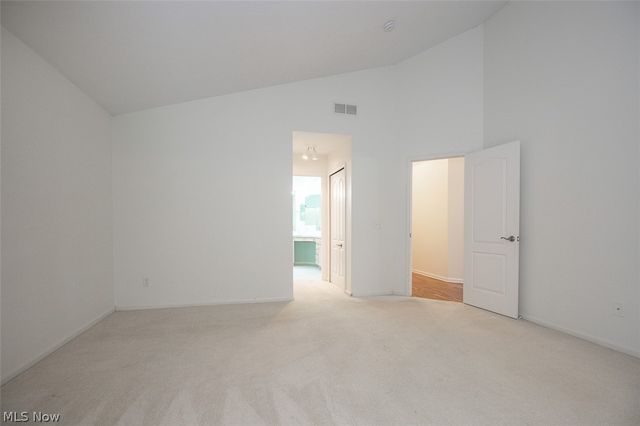 390 Vista Lane, Aurora, OH 44202