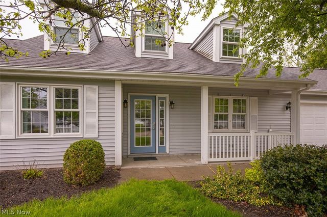 390 Vista Lane, Aurora, OH 44202