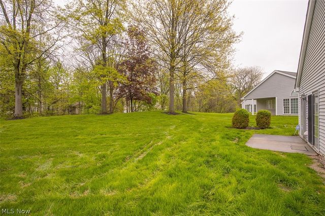 390 Vista Lane, Aurora, OH 44202