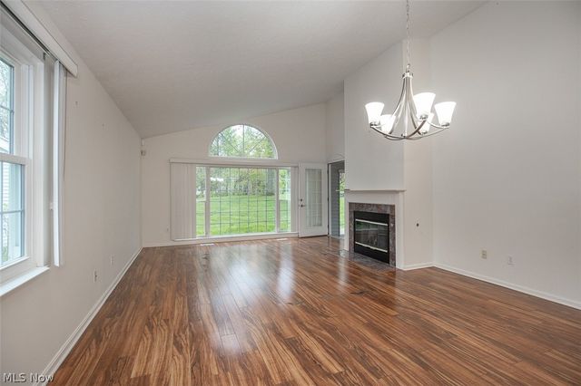 390 Vista Lane, Aurora, OH 44202