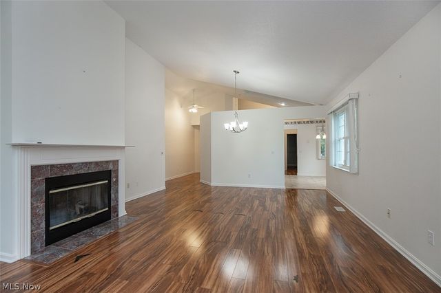 390 Vista Lane, Aurora, OH 44202