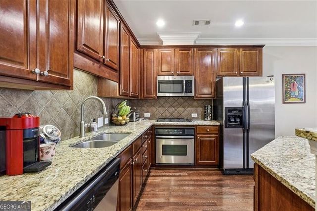 305 Le Gran Bend, Atlanta, GA 30328