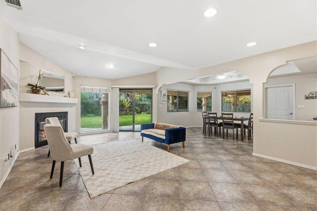 375 W Hagler Avenue, Fresno, CA 93711