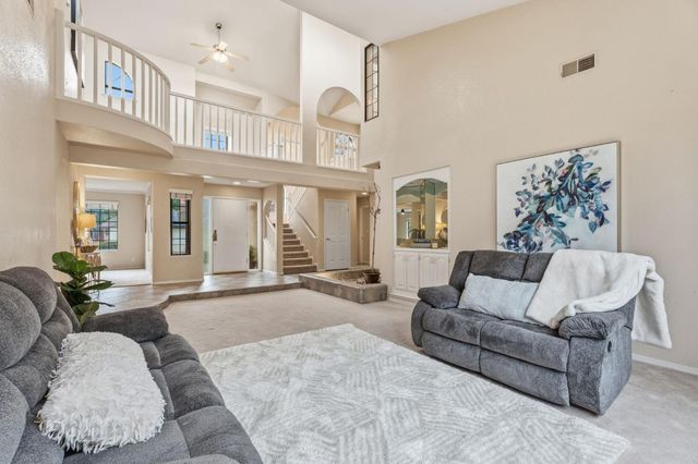 375 W Hagler Avenue, Fresno, CA 93711