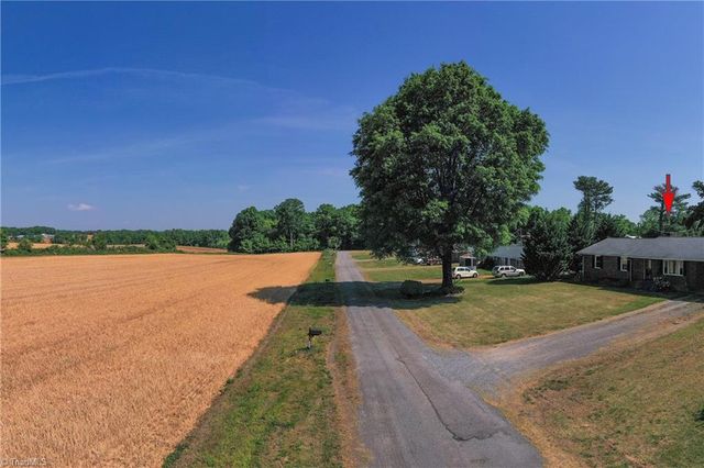 1012 H E Renegar Drive, Yadkinville, NC 27055