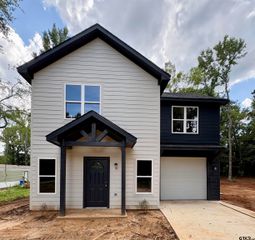 325 Royal Dr, Bullard, TX 75757