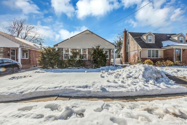 197 Emory Road, Mineola, NY 11501