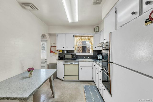 197 Emory Road, Mineola, NY 11501