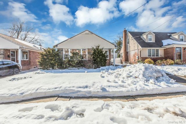 197 Emory Road, Mineola, NY 11501